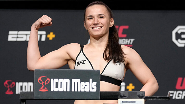 Erin Blanchfield submits Tracy Cortez in UFC 322