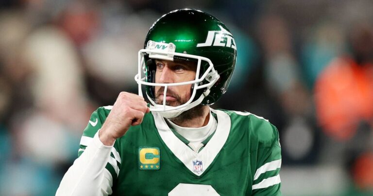 Aaron Rodgers put on notice as New York Jets head