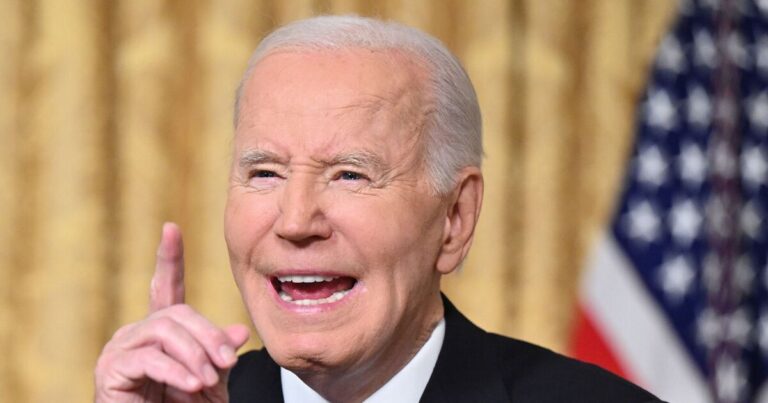 Biden warns 'oligarchy' of ultra-rich in US