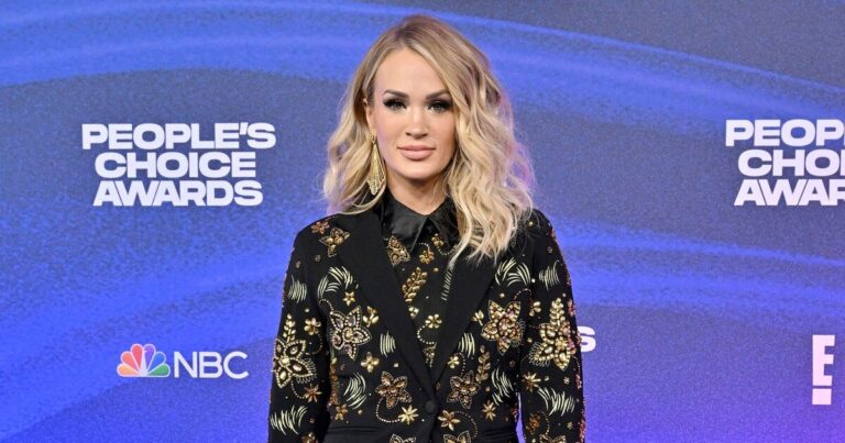 Carrie Underwood will become 'MAGA icon' after