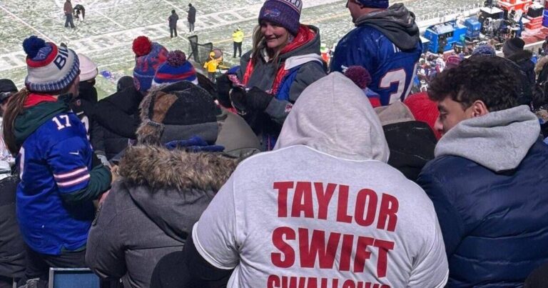 Disgusting Taylor Swift shirt worn by Buffalo