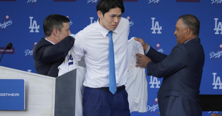 Dodgers welcome Roki Sasaki, plan to 'hit the