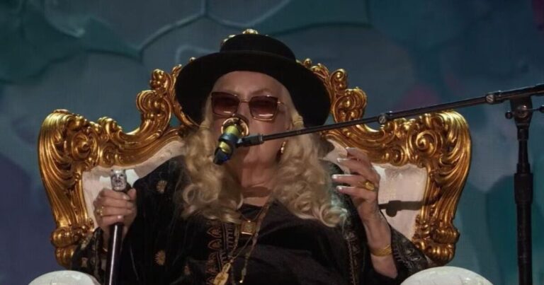 Joni Mitchell had fans in tears with fireAid