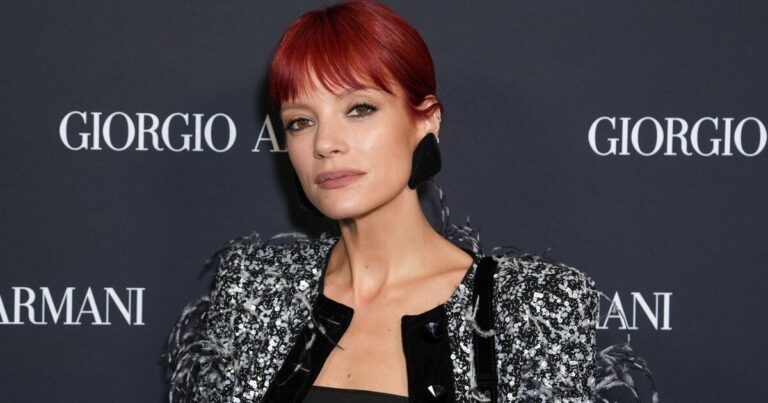 Lily Allen checks into '£8,000 per week trauma clinic'