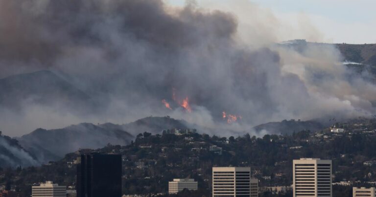 NFL could move Vikings-Rams to Arizona due to L.A.