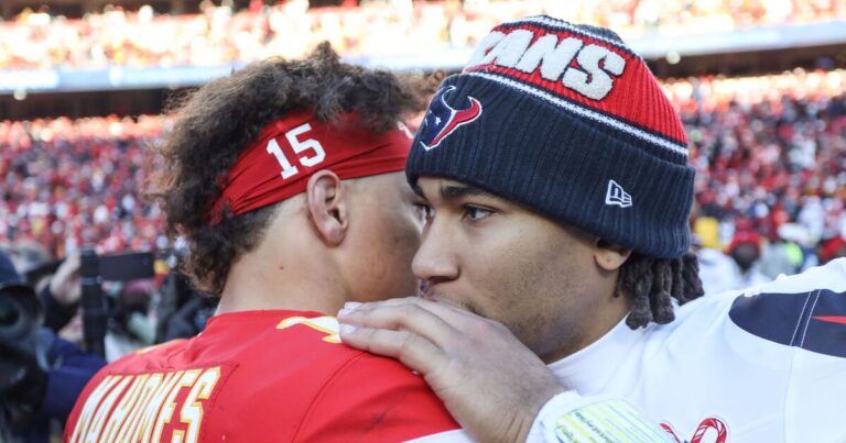 NFL fans spot Patrick Mahomes' message to C.J.