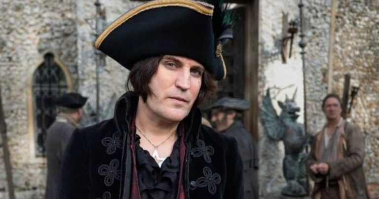Noel Fielding sparks health concerns as he abruptly