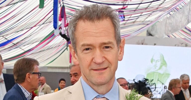 Pointless' Alexander Armstrong in family scandal with