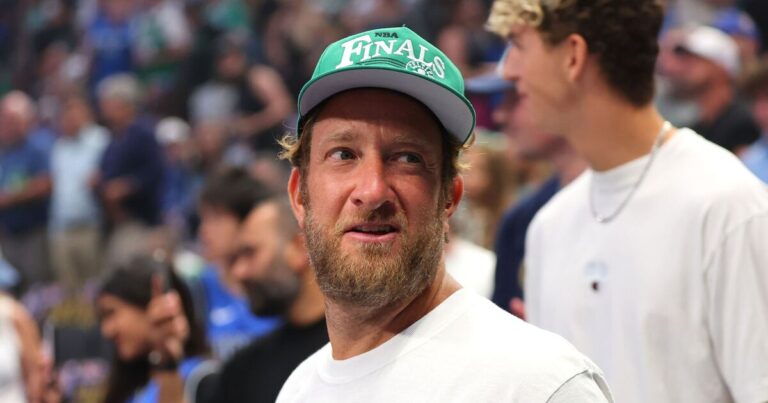 Portnoy claims he made $1M on Trump coin and bet