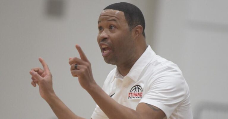 Prep talk: Stan Delus has Etiwanda basketball team