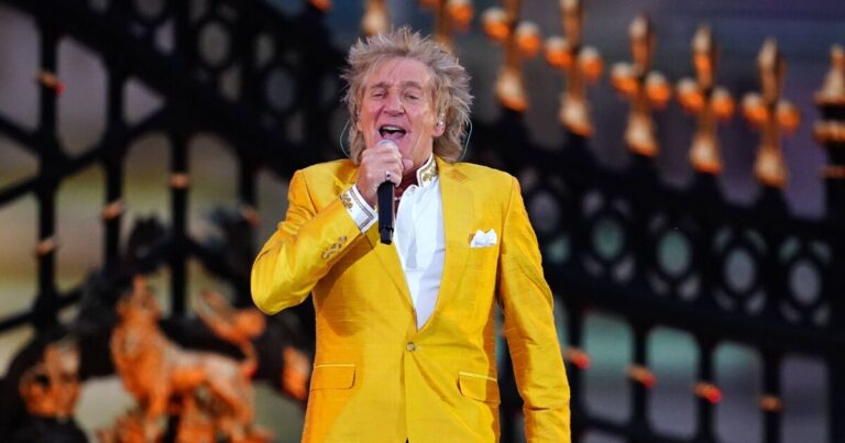 Rod Stewart to headline charity concert in aid of