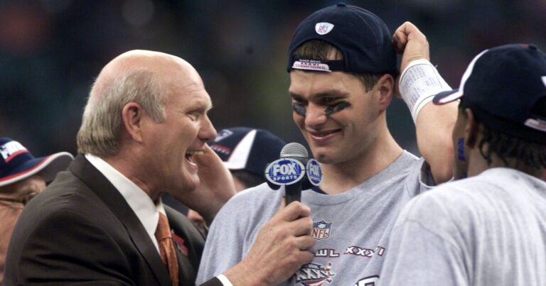 Terry Bradshaw offers to spot Tom Brady some cash