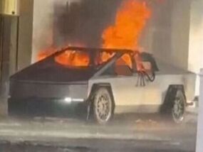 Tesla Cybertruck 'bomber'