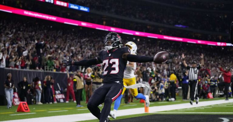 Texans' four interceptions help eliminate the