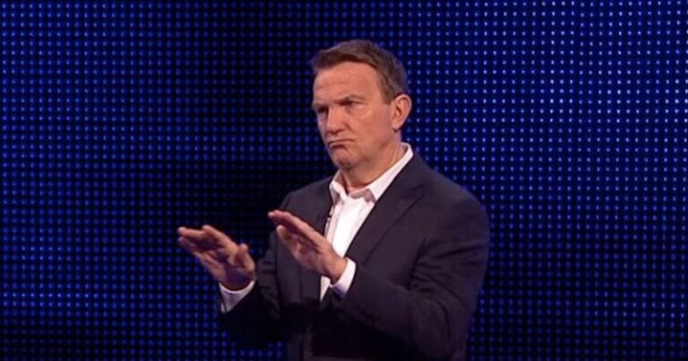 The Chase star calls out contestant as they 'cut short'
