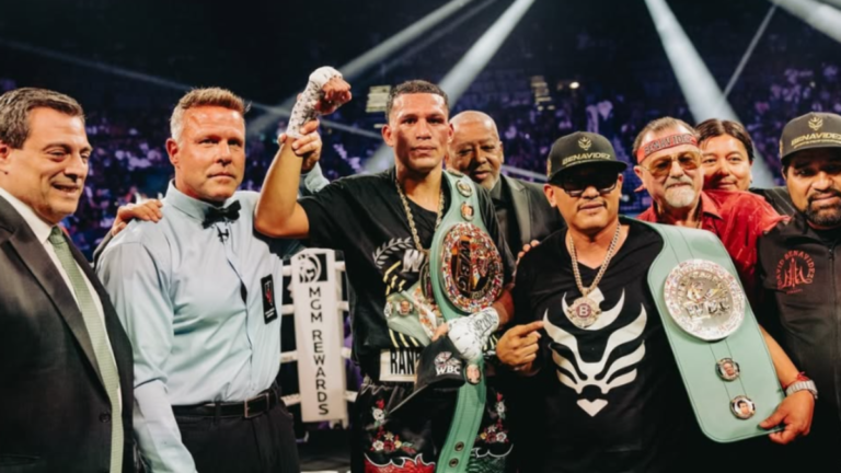 David Benavidez weathers storm for decision