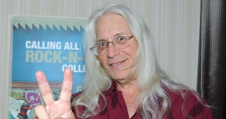 Antiques Roadshow expert exposes 'hostile' feud