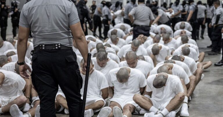 Moment members of notorious Tren de Aragua gang