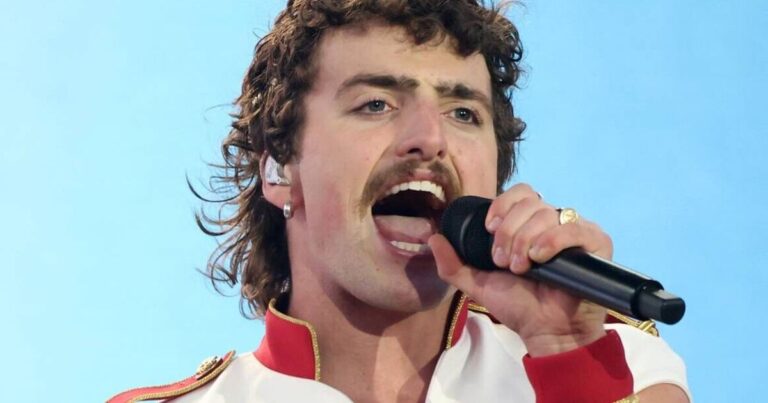 Benson Boone slams haters for having 'no good reason'