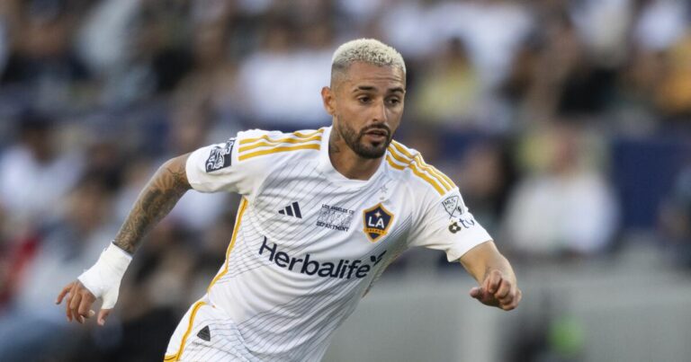 Diego Fagúndez scores as Galaxy tie Dynamo, extend