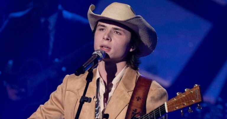John Foster dedicates tearful American Idol performance