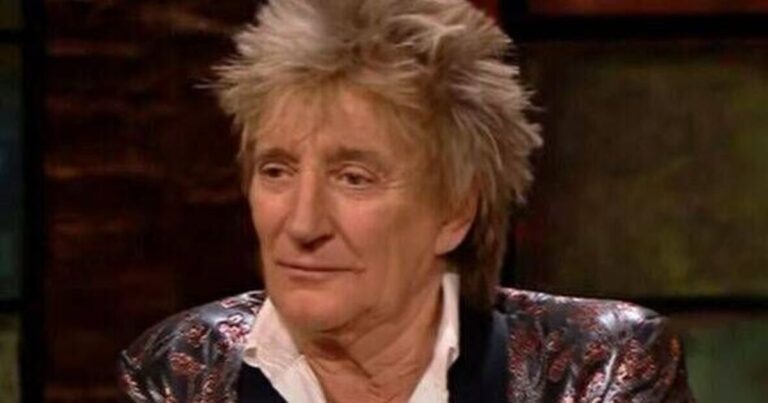 Rod Stewart issues words on retirement as fans flood