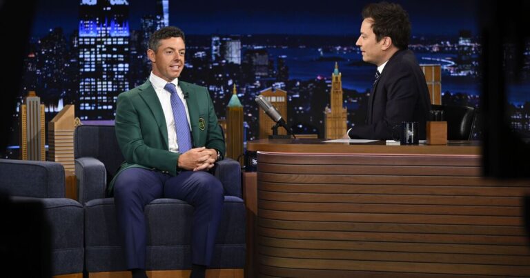 Rory McIlroy shares five-word message from Tiger