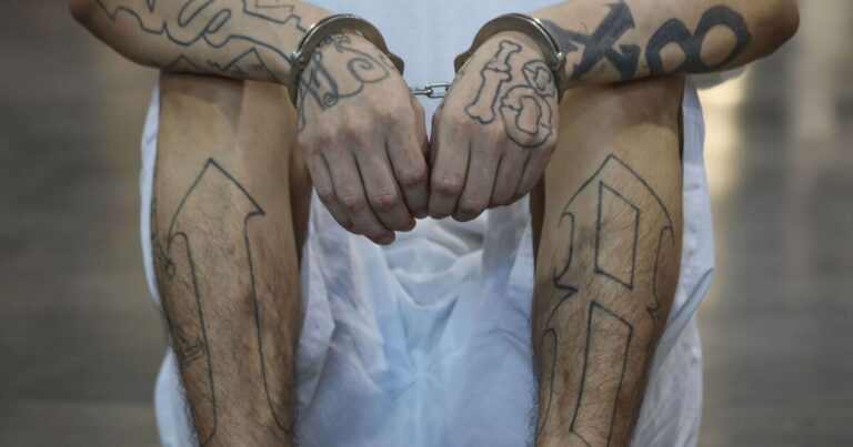 Secret Trump memo allows ICE to break into homes