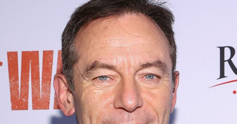 White Lotus star Jason Isaacs' nine-word challenge that