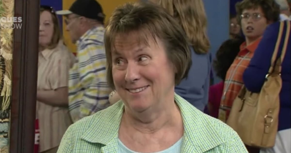 Antiques Roadshow expert gives guest touching gift | TV Shows