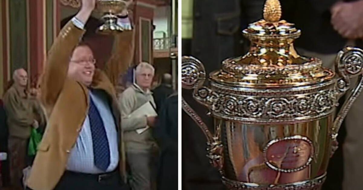 Antiques Roadshow expert triumphantly lifts trophy | UK News