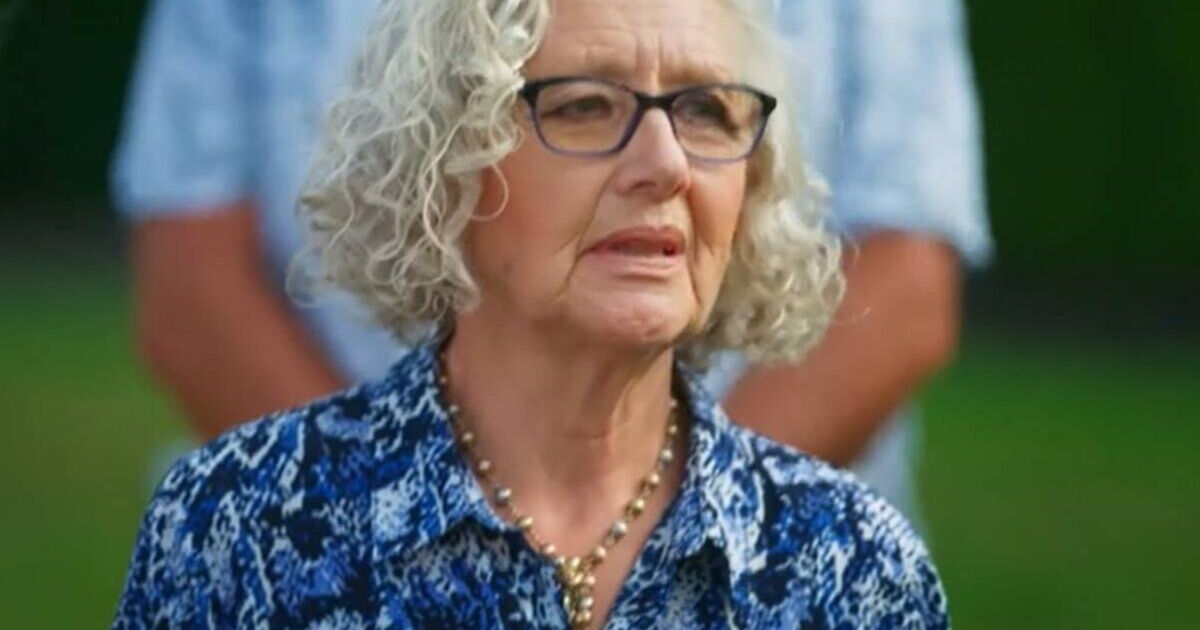 Antiques Roadshow guest speechless as car boot | TV Shows