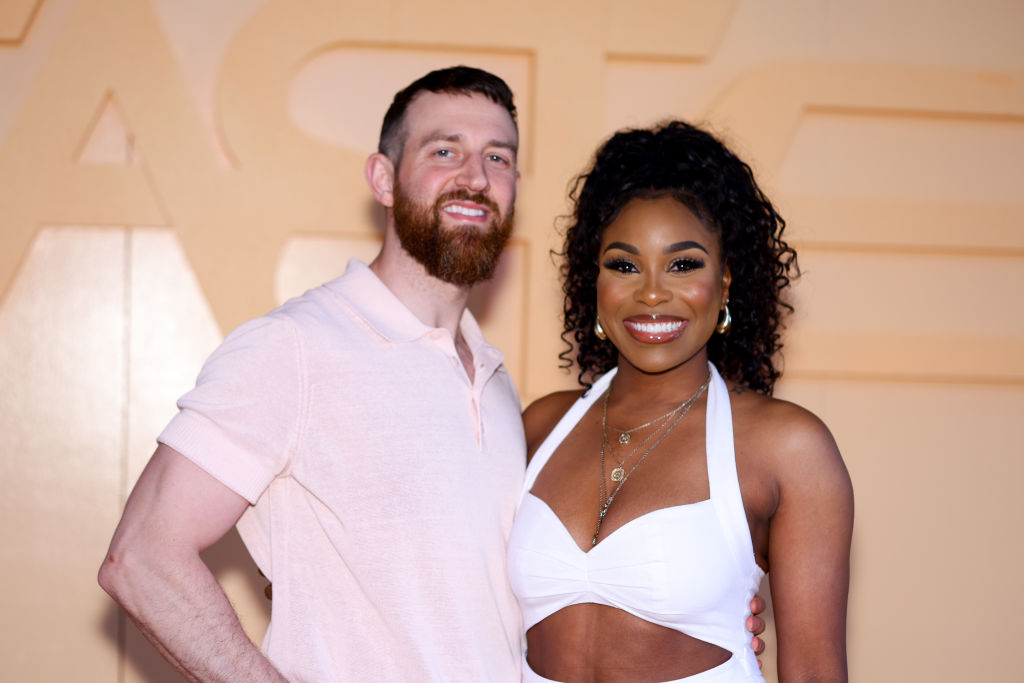 Congratulations! ‘Love Is Blind’ Fan Faves Lauren | Gossip Wire