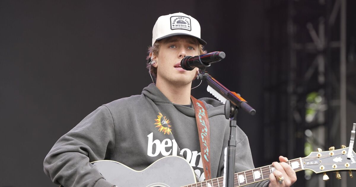 Country star shares mom's reaction to him dropping | Music News