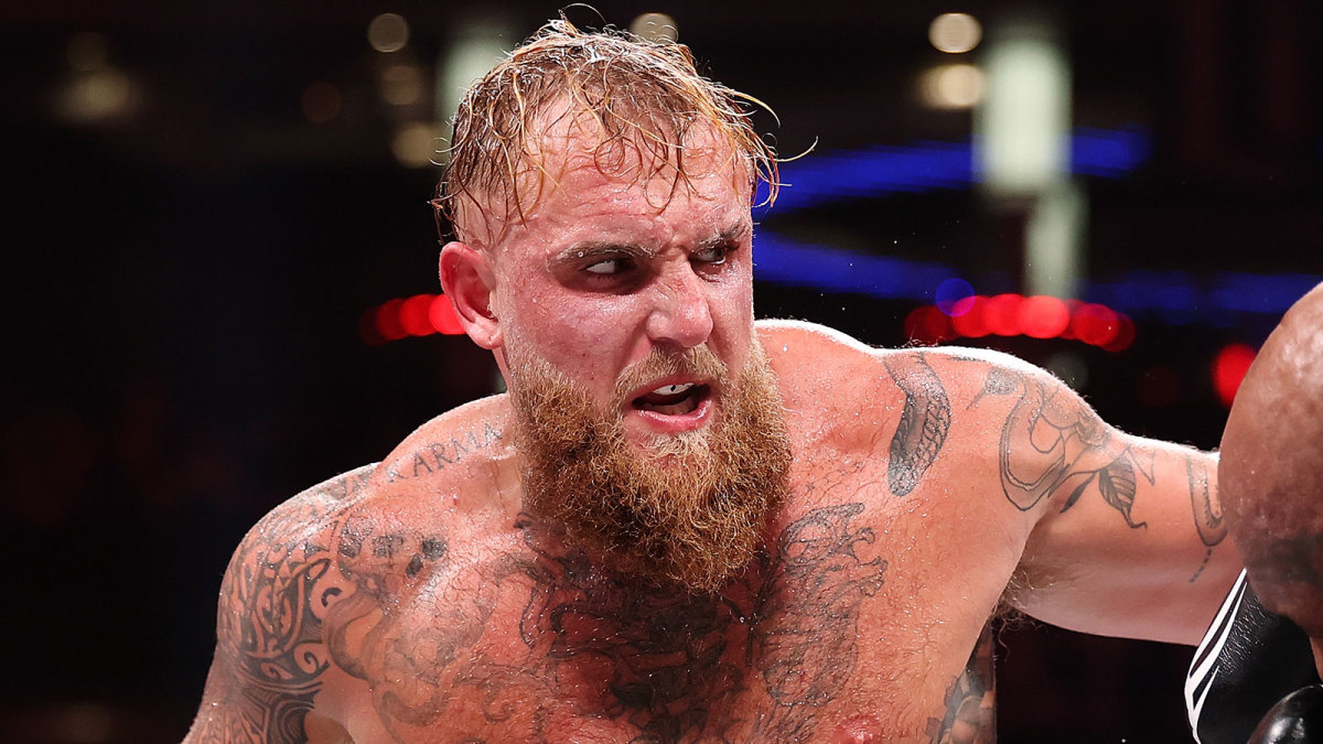 Former boxing world champion gives Jake Paul a | MMA News
