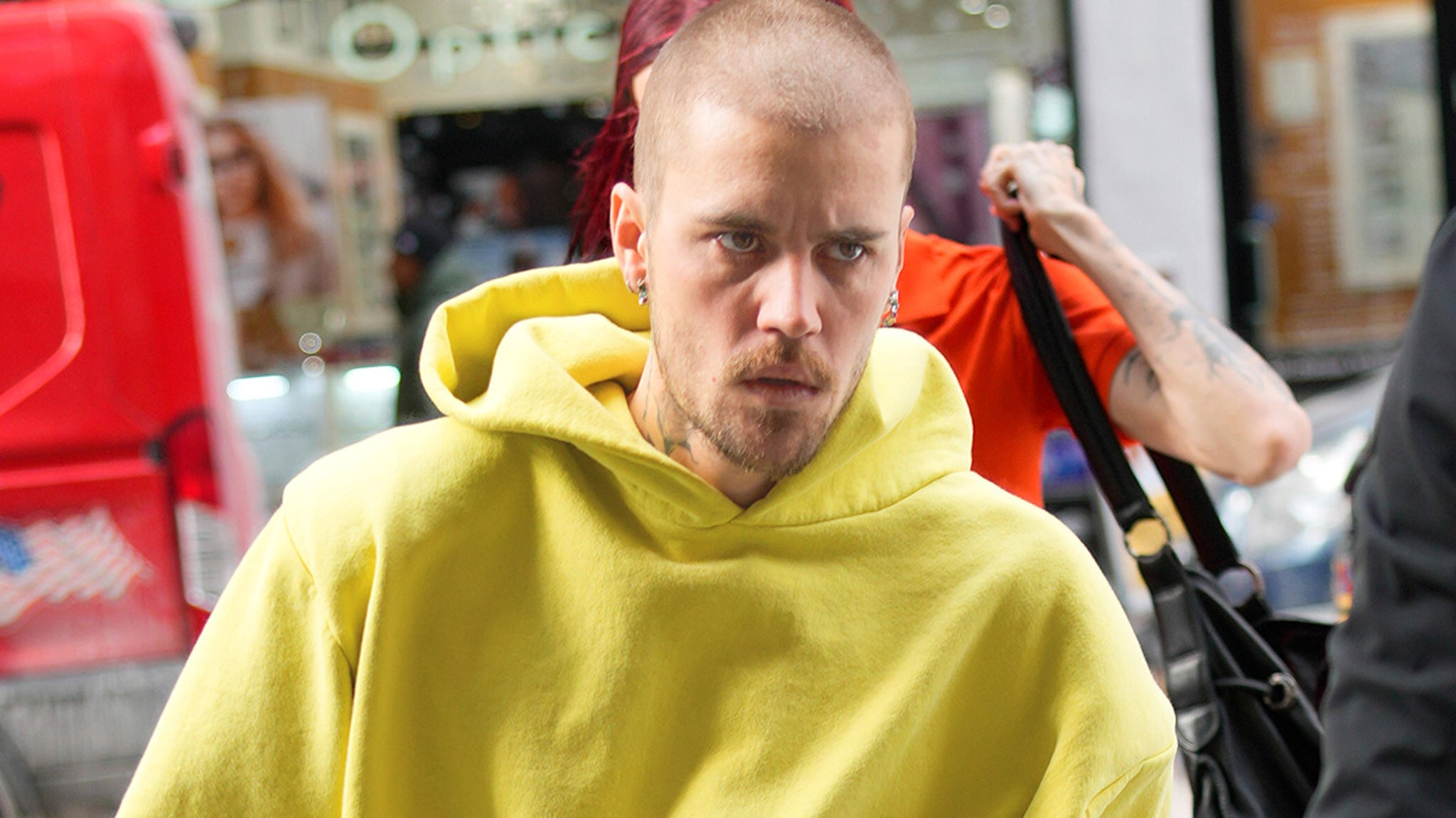 Justin Bieber Goes On Bizarre Rant, Uses Face