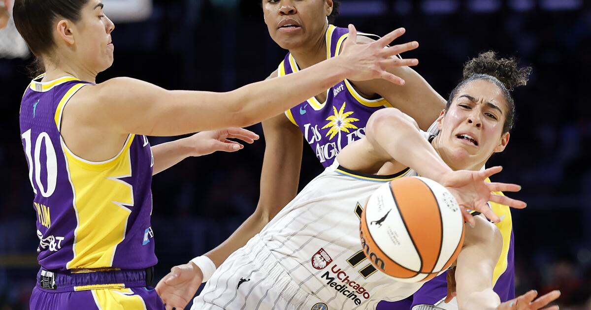 Kelsey Plum's 28 points help Sparks end losing | College News