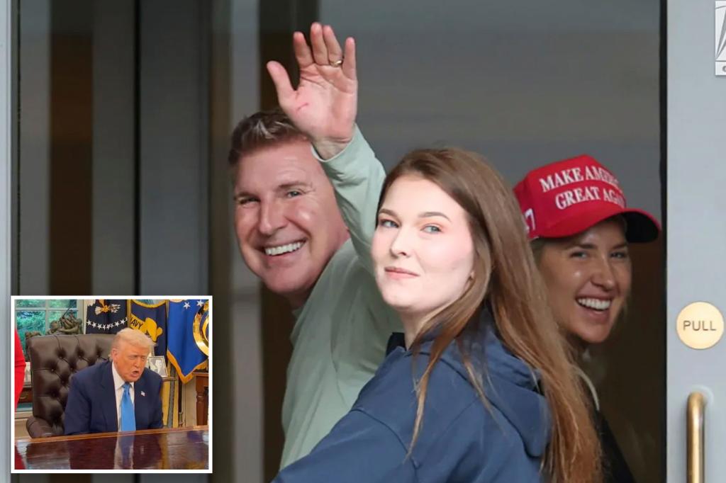 Todd Chrisley smiles in first public outing since | Gossip Wire