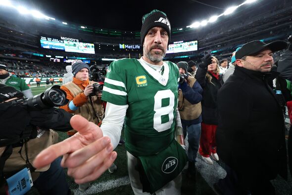 Aaron Rodgers faces tense Pittsburgh Steelers situation with teammate