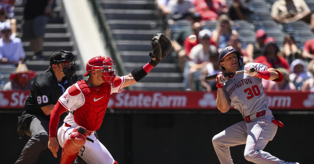 Angels miss chance to move above .500, losing to