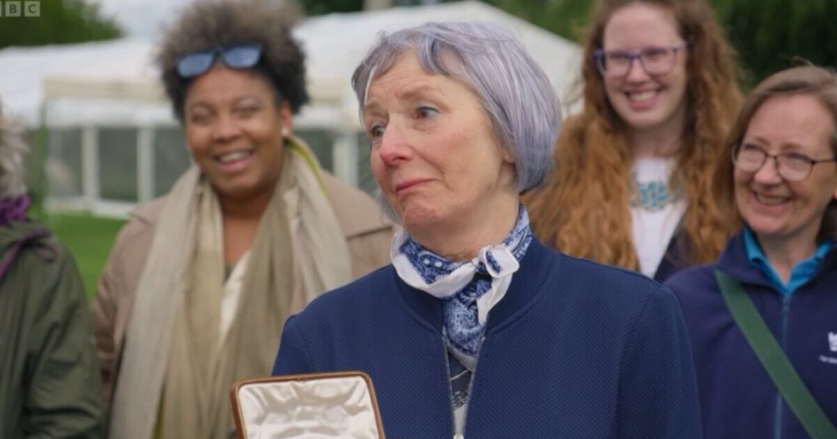 Antiques Roadshow guest brought to tears by value | TV Shows