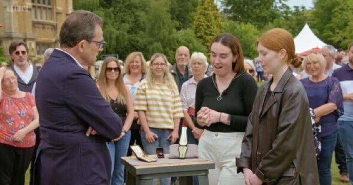 Antiques Roadshow guest left speechless by | TV Shows