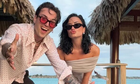 Demi Lovato hilariously mocks Kim Kardashian during tropical