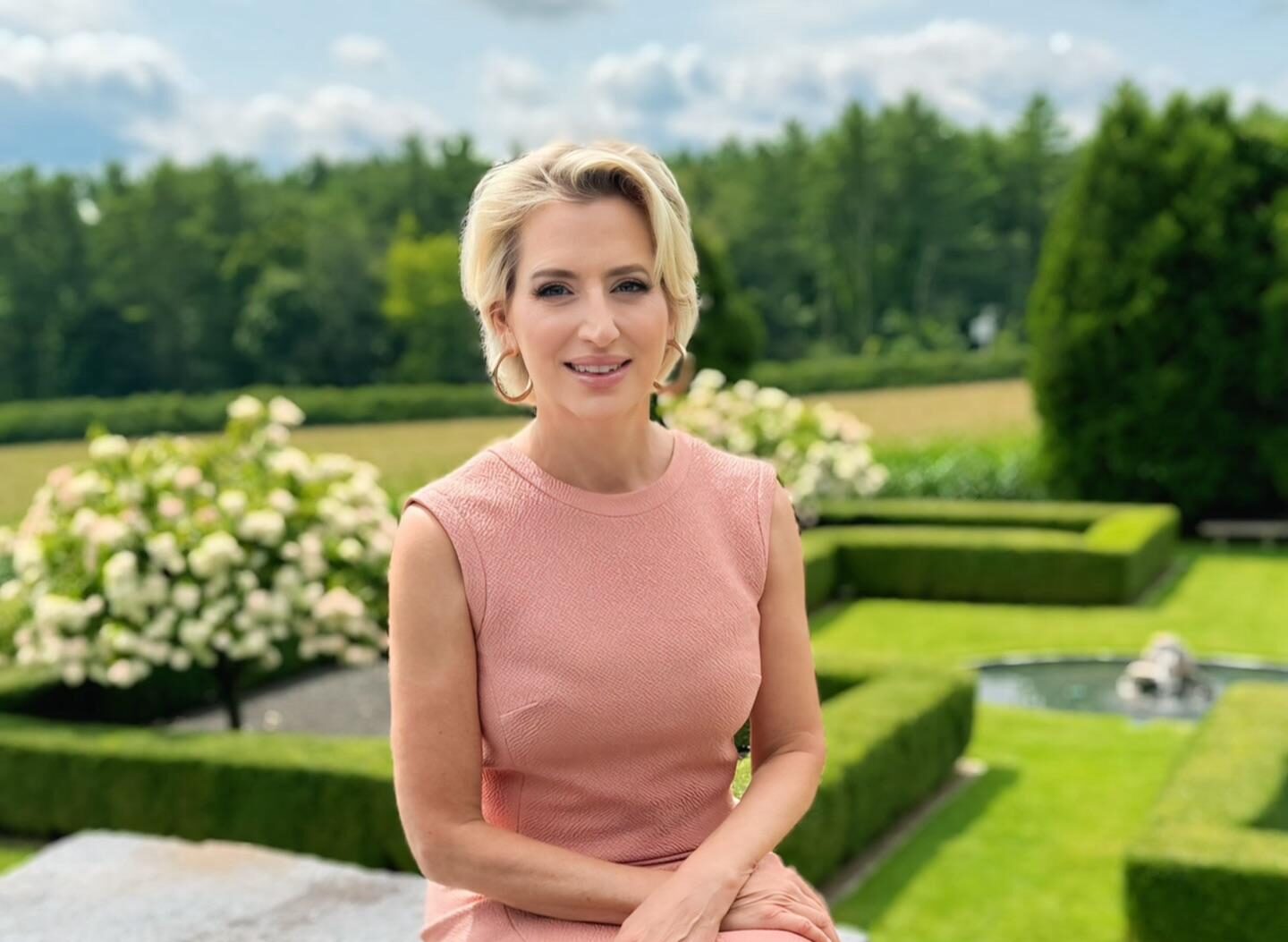 Dorinda Medley Enjoys Summer Vibes At Blue Stone | Gossip Wire News