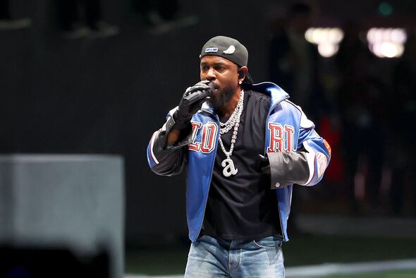 Kendrick Lamar earns a standing ovation in Drake's hometown