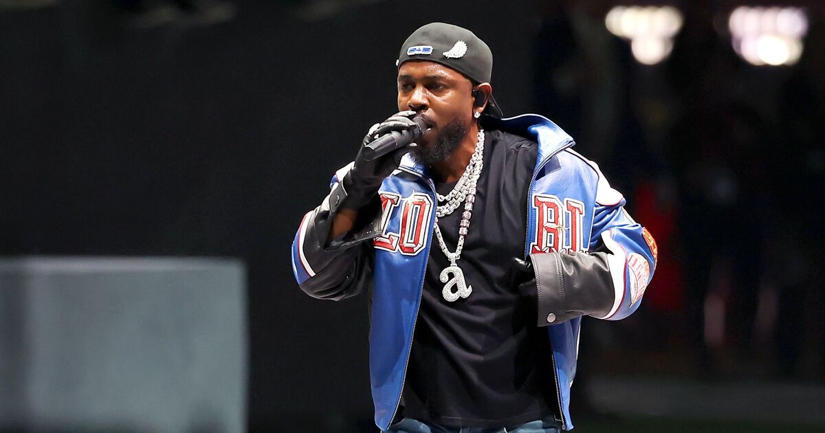 Kendrick Lamar earns a standing ovation in Drake's | Music News