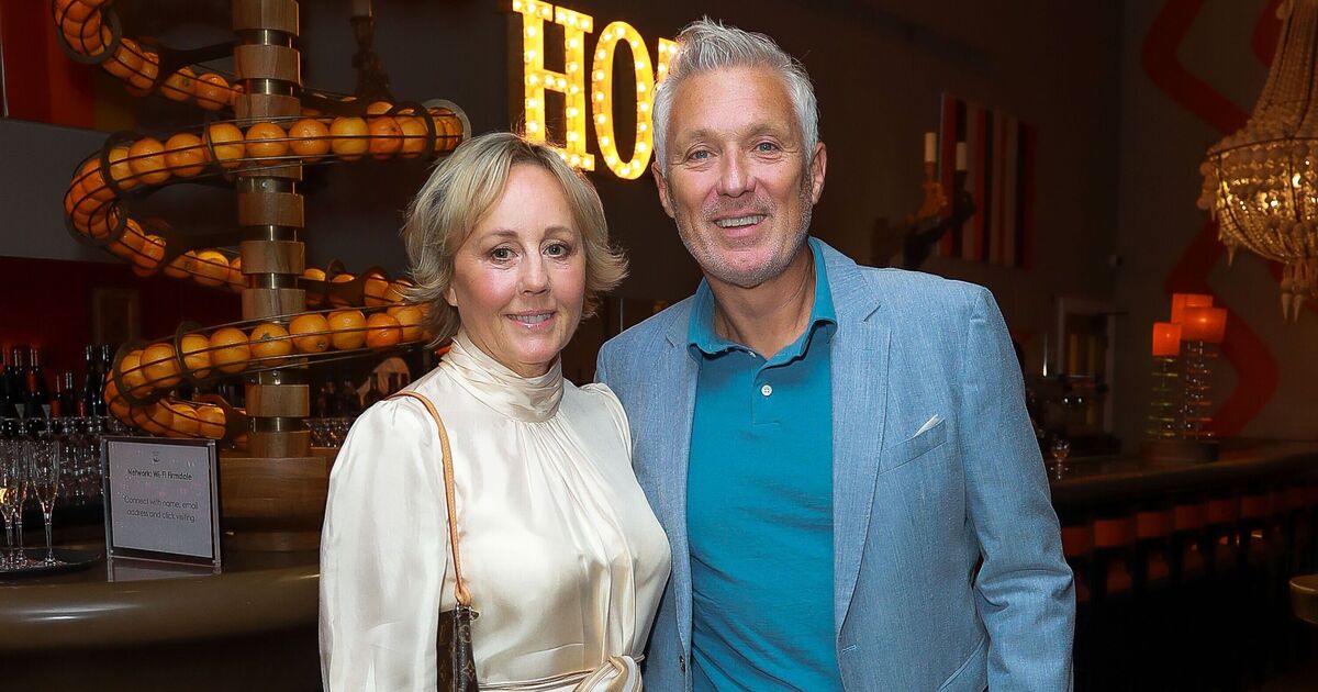 Martin Kemp flooded with support as he makes emotional | UK News