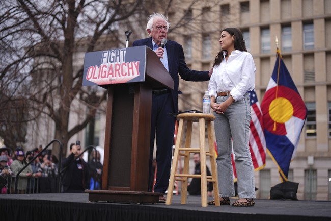 New 'Fight Oligarchy' Tour Remarks by Dem About Fighting 'Like Hell' Against ICE Are Raising Eyebrows |