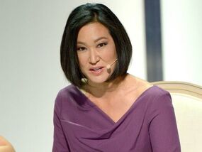 Senior CNN reporter accosted by police as they