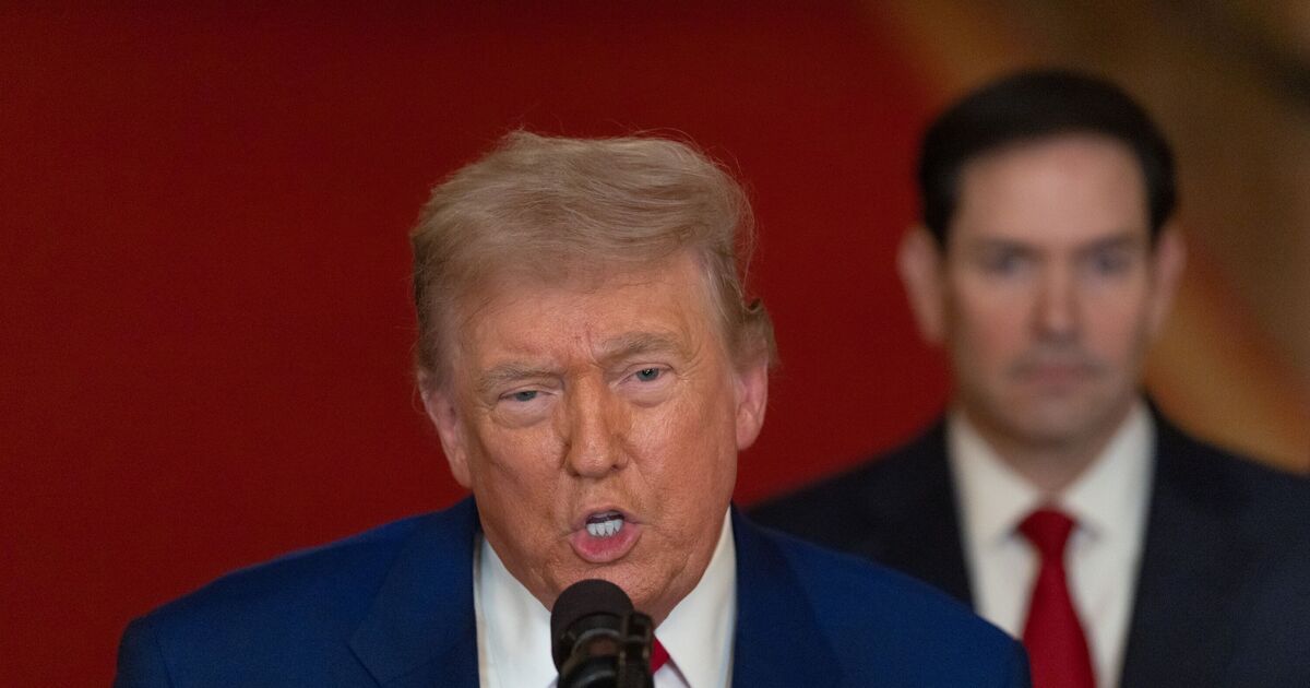 Trump's team 'in a lot of trouble' as Fox News issues | UK News